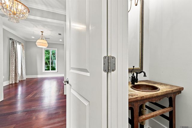 2101 Sassy Ln, Baton Rouge, LA 70808