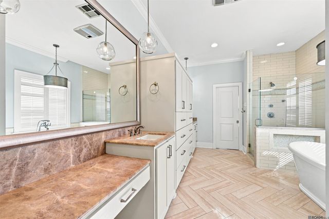 2101 Sassy Ln, Baton Rouge, LA 70808