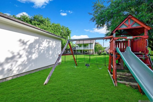 2101 Sassy Ln, Baton Rouge, LA 70808