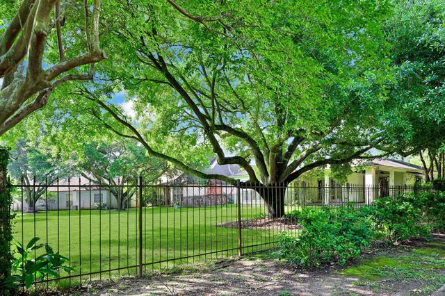 2101 Sassy Ln, Baton Rouge, LA 70808