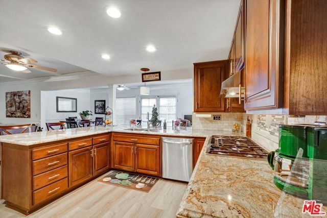 10467 Oakdale Avenue, Chatsworth (los Angeles), CA 91311