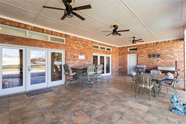 143 Southwood Drive, Burleson, TX 76028