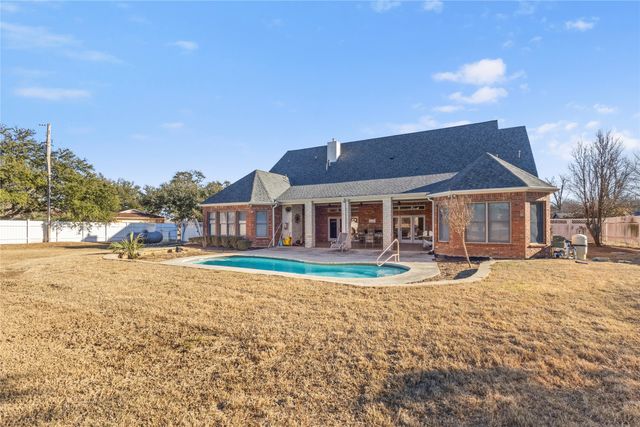 143 Southwood Drive, Burleson, TX 76028