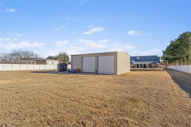 143 Southwood Drive, Burleson, TX 76028