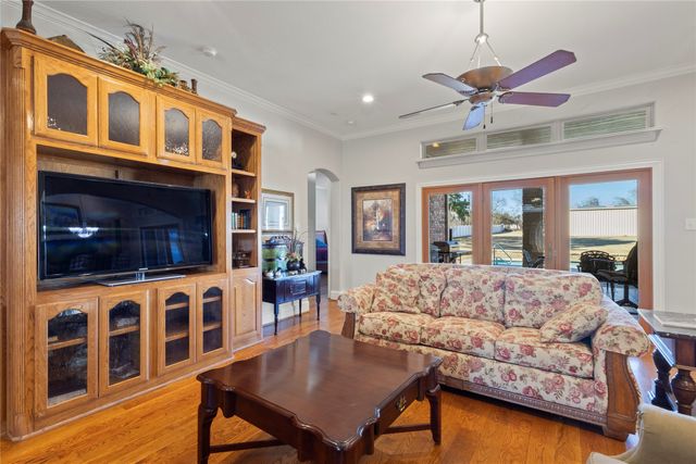 143 Southwood Drive, Burleson, TX 76028