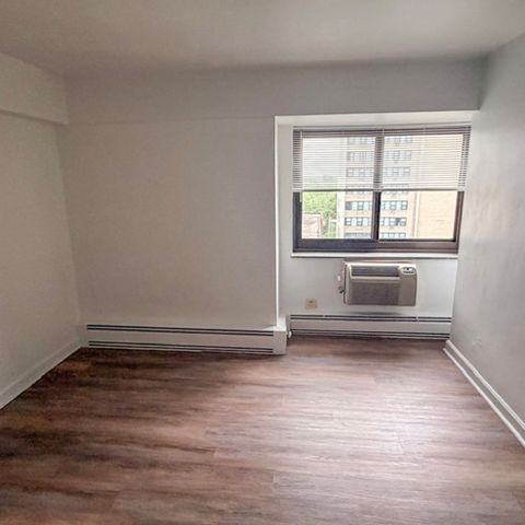 7337 S South Shore Drive 912, Chicago, IL 60649