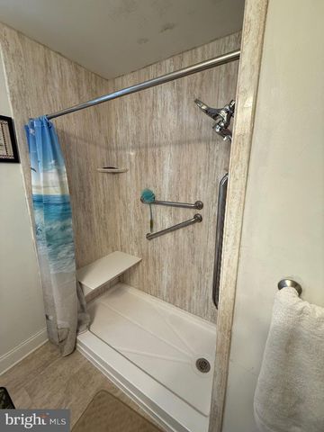 75 KANSAS RD, Pennsville, NJ 08070