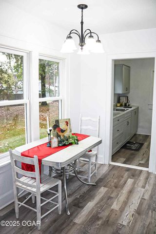 521 Oakridge Drive, Neosho, MO 64850