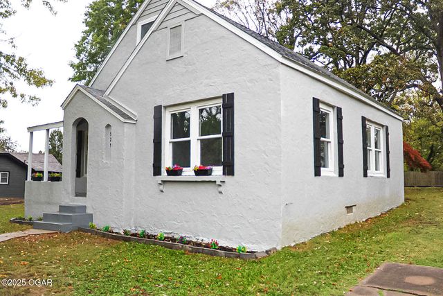 521 Oakridge Drive, Neosho, MO 64850