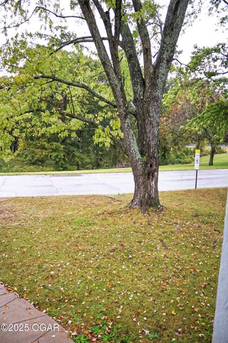 521 Oakridge Drive, Neosho, MO 64850