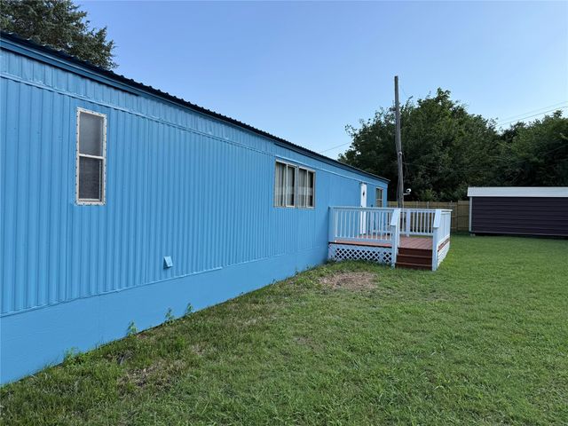 242 Cobb Avenue, Van Alstyne, TX 75495
