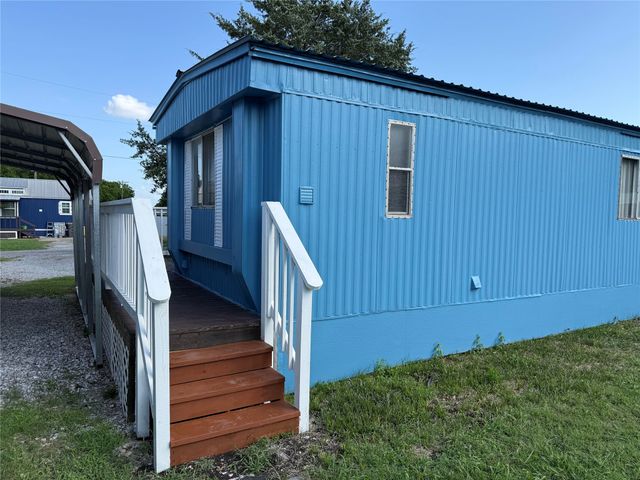 242 Cobb Avenue, Van Alstyne, TX 75495