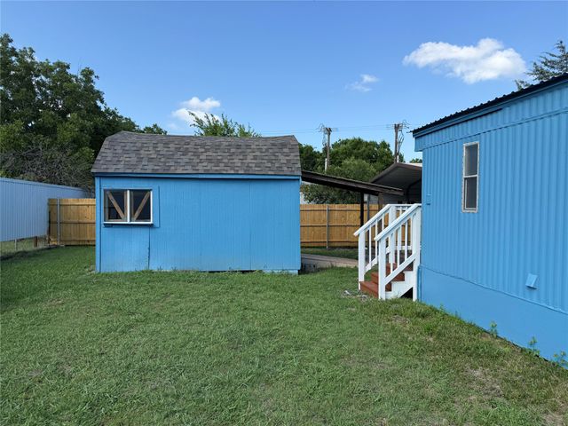 242 Cobb Avenue, Van Alstyne, TX 75495