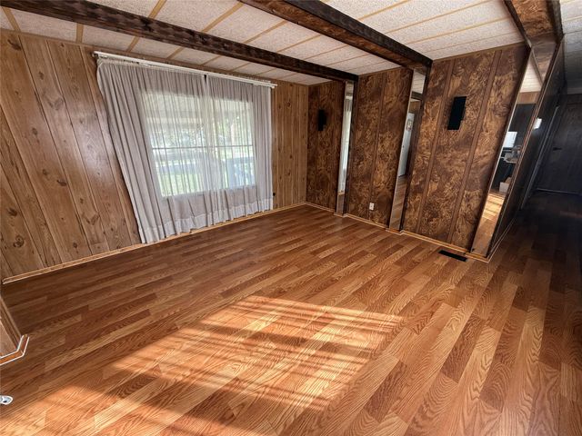 242 Cobb Avenue, Van Alstyne, TX 75495