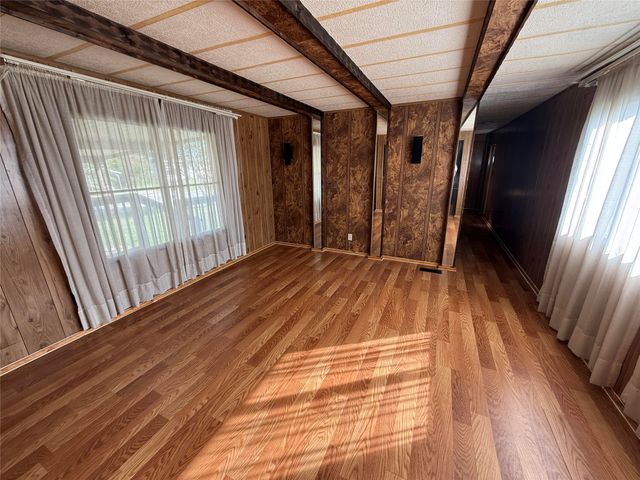 242 Cobb Avenue, Van Alstyne, TX 75495