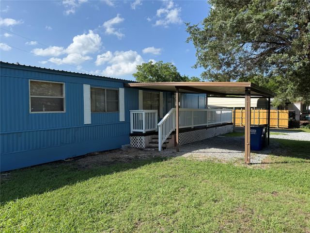 242 Cobb Avenue, Van Alstyne, TX 75495