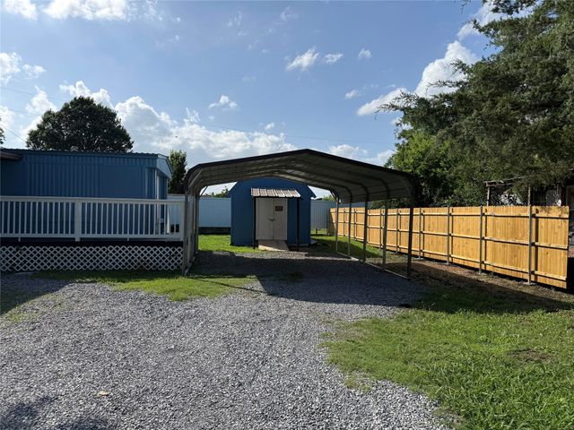 242 Cobb Avenue, Van Alstyne, TX 75495