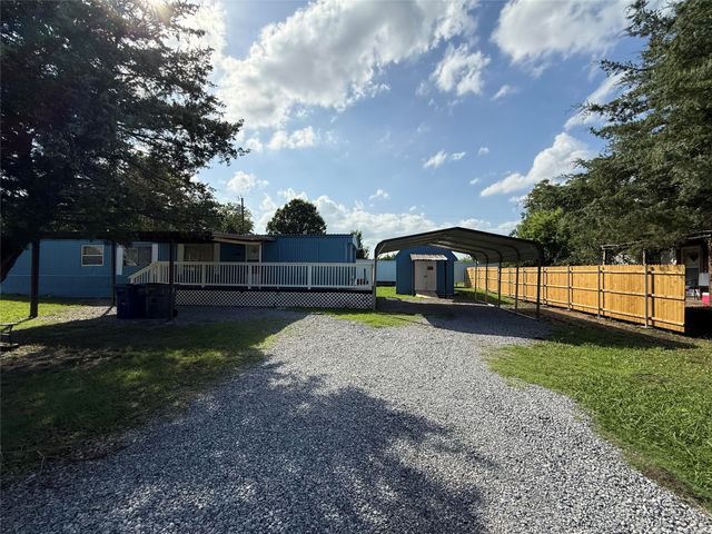 242 Cobb Avenue, Van Alstyne, TX 75495