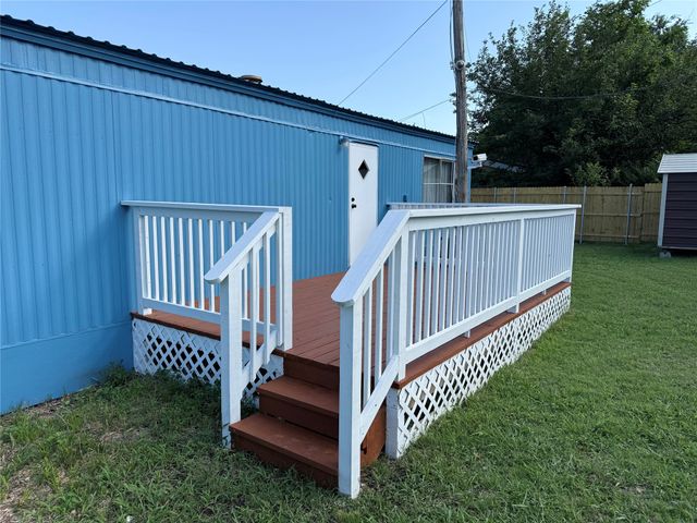 242 Cobb Avenue, Van Alstyne, TX 75495