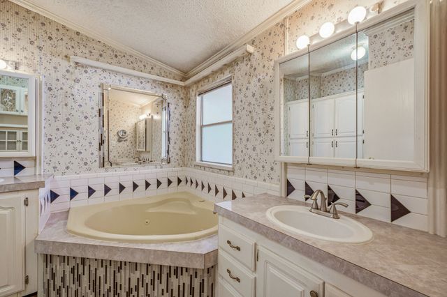 1645 N Lakeview Drive, Palo Pinto, TX 76484