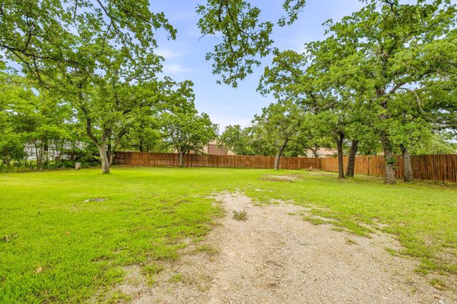 1645 N Lakeview Drive, Palo Pinto, TX 76484