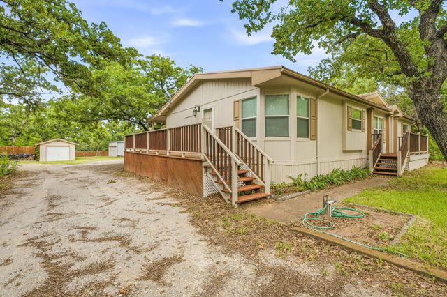 1645 N Lakeview Drive, Palo Pinto, TX 76484