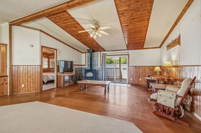 1645 N Lakeview Drive, Palo Pinto, TX 76484
