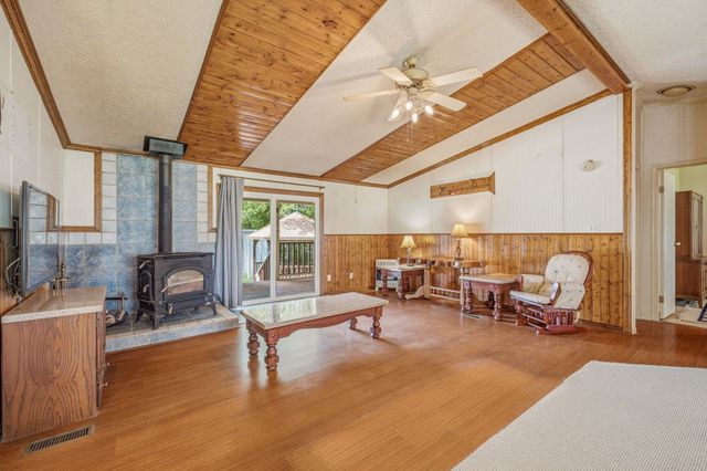 1645 N Lakeview Drive, Palo Pinto, TX 76484