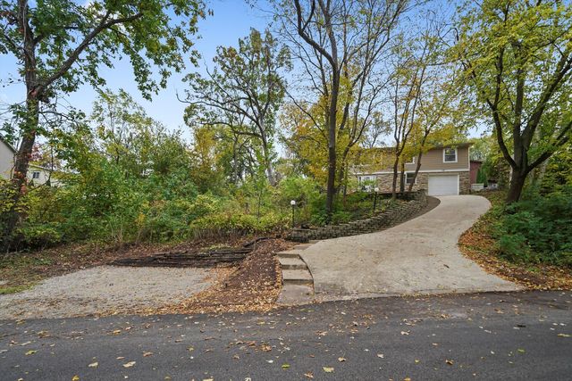 171 LAKESHORE Drive, Carpentersville, IL 60110