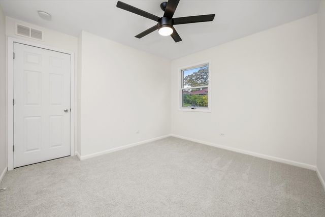 171 LAKESHORE Drive, Carpentersville, IL 60110