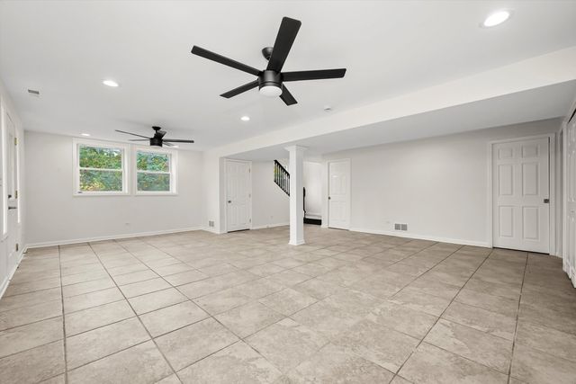 171 LAKESHORE Drive, Carpentersville, IL 60110