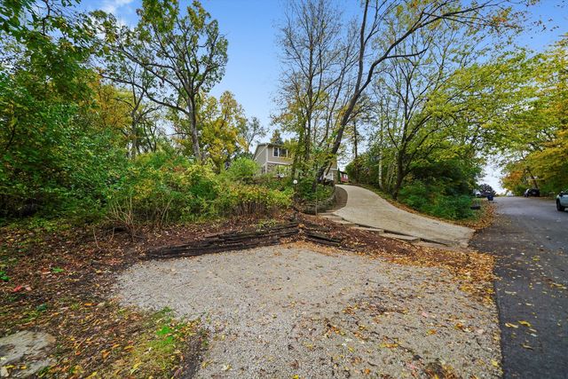 171 LAKESHORE Drive, Carpentersville, IL 60110