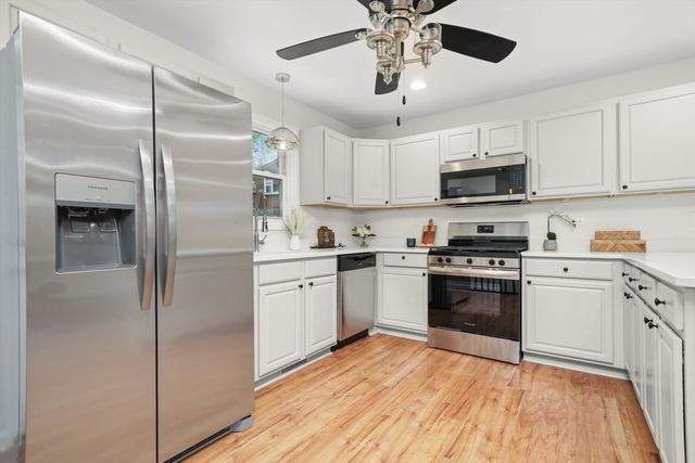 171 LAKESHORE Drive, Carpentersville, IL 60110