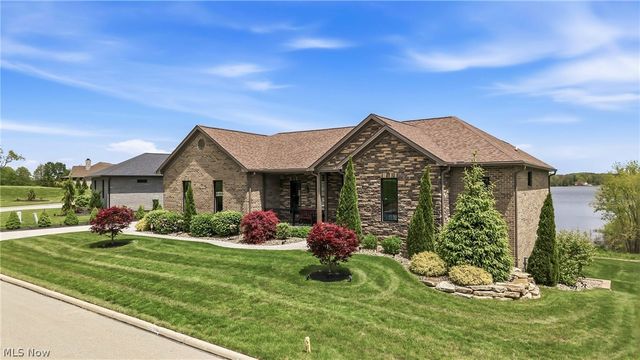 147 Heron Bay Drive, Poland, OH 44514