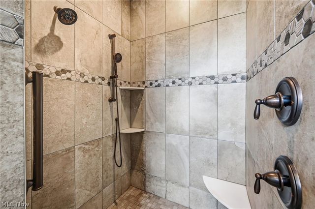 147 Heron Bay Drive, Poland, OH 44514