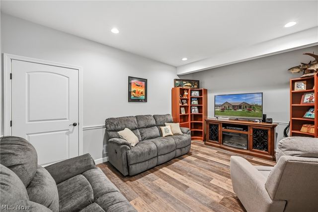 147 Heron Bay Drive, Poland, OH 44514