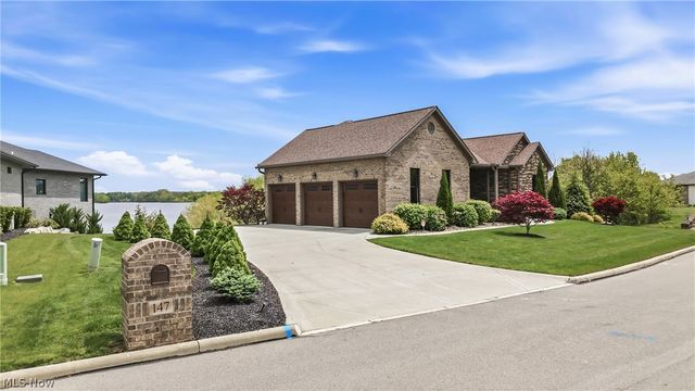 147 Heron Bay Drive, Poland, OH 44514