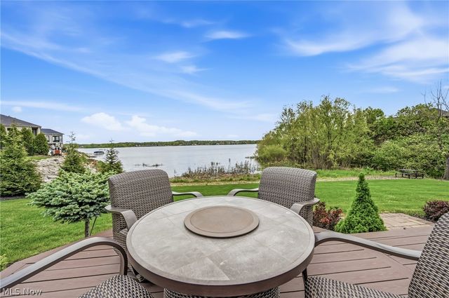147 Heron Bay Drive, Poland, OH 44514
