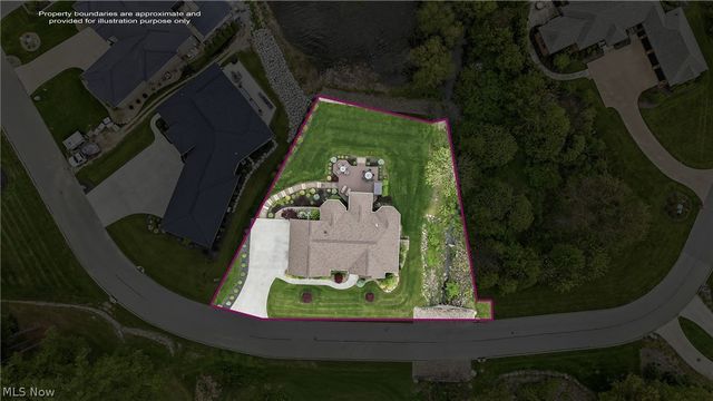 147 Heron Bay Drive, Poland, OH 44514