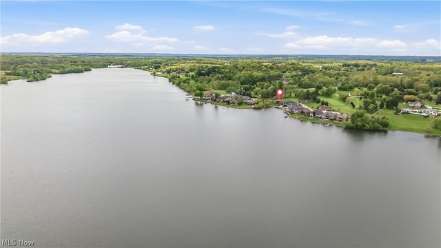 147 Heron Bay Drive, Poland, OH 44514