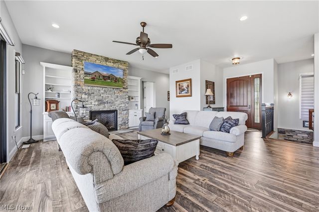147 Heron Bay Drive, Poland, OH 44514