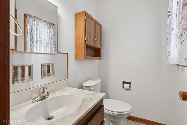 6406 Robin Drive, Des Moines, IA 50322