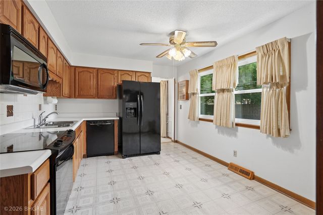 6406 Robin Drive, Des Moines, IA 50322