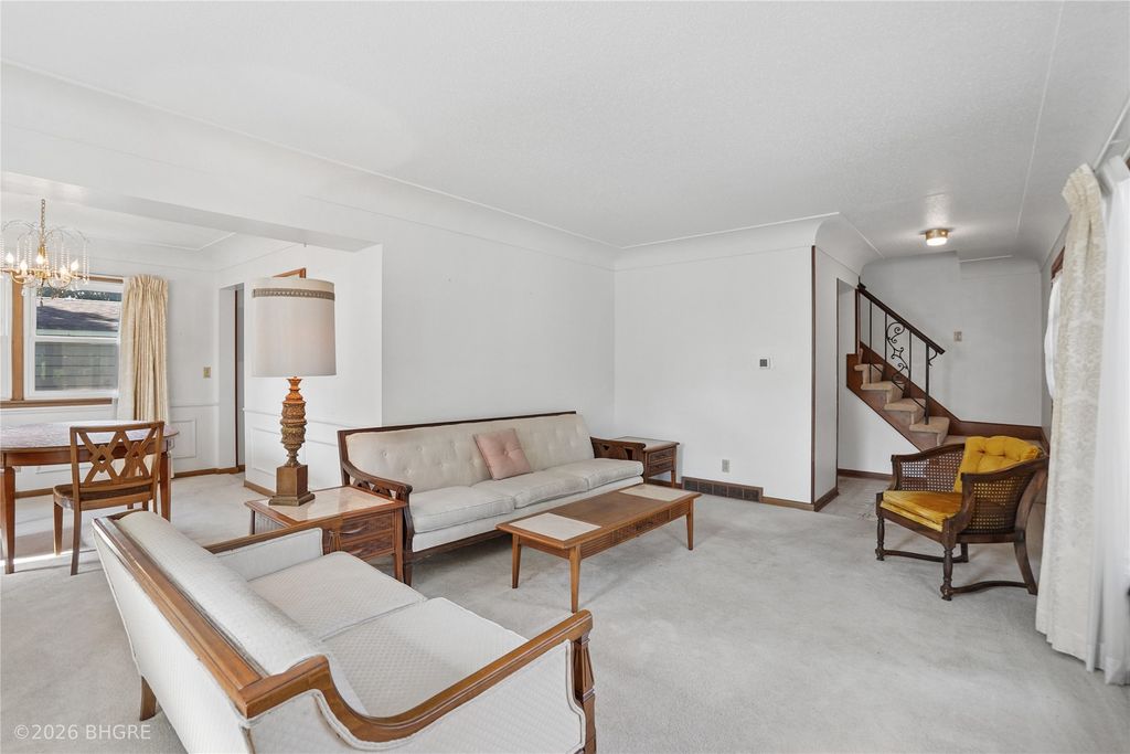 6406 Robin Drive, Des Moines, IA 50322