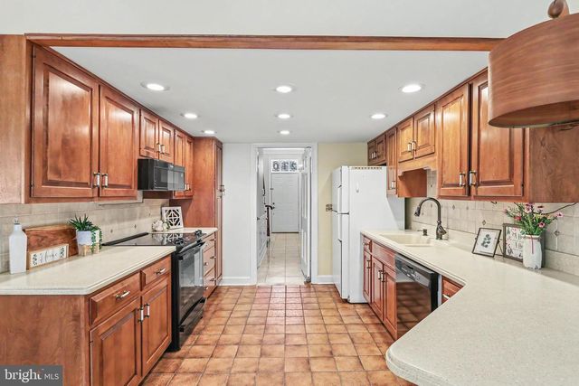 210 ALLENDALE RD, Mechanicsburg, PA 17055