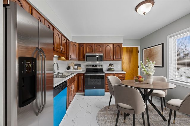 192 Summit Hill Drive, Greece, NY 14612