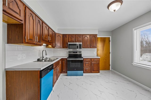 192 Summit Hill Drive, Greece, NY 14612