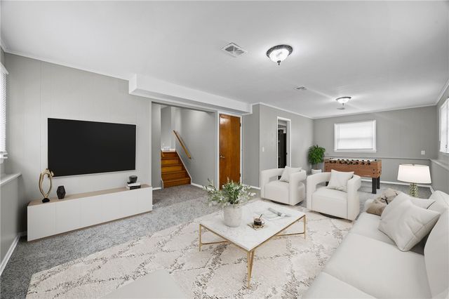 192 Summit Hill Drive, Greece, NY 14612