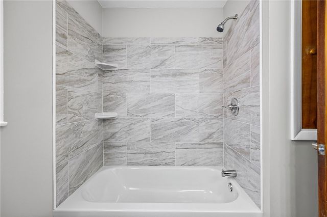 192 Summit Hill Drive, Greece, NY 14612