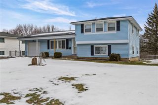 192 Summit Hill Drive, Greece, NY 14612